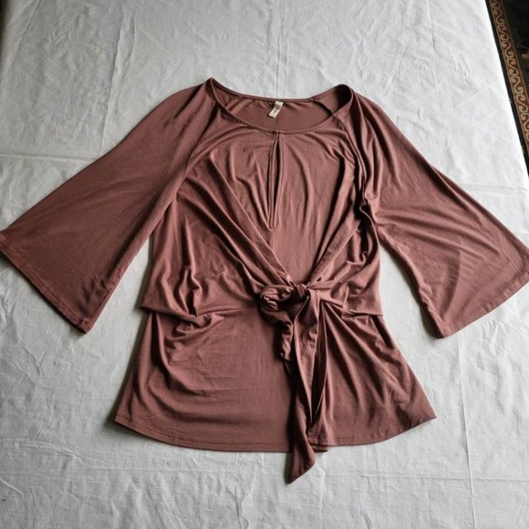 Wishlist top with front tie - Picture 3 of 6